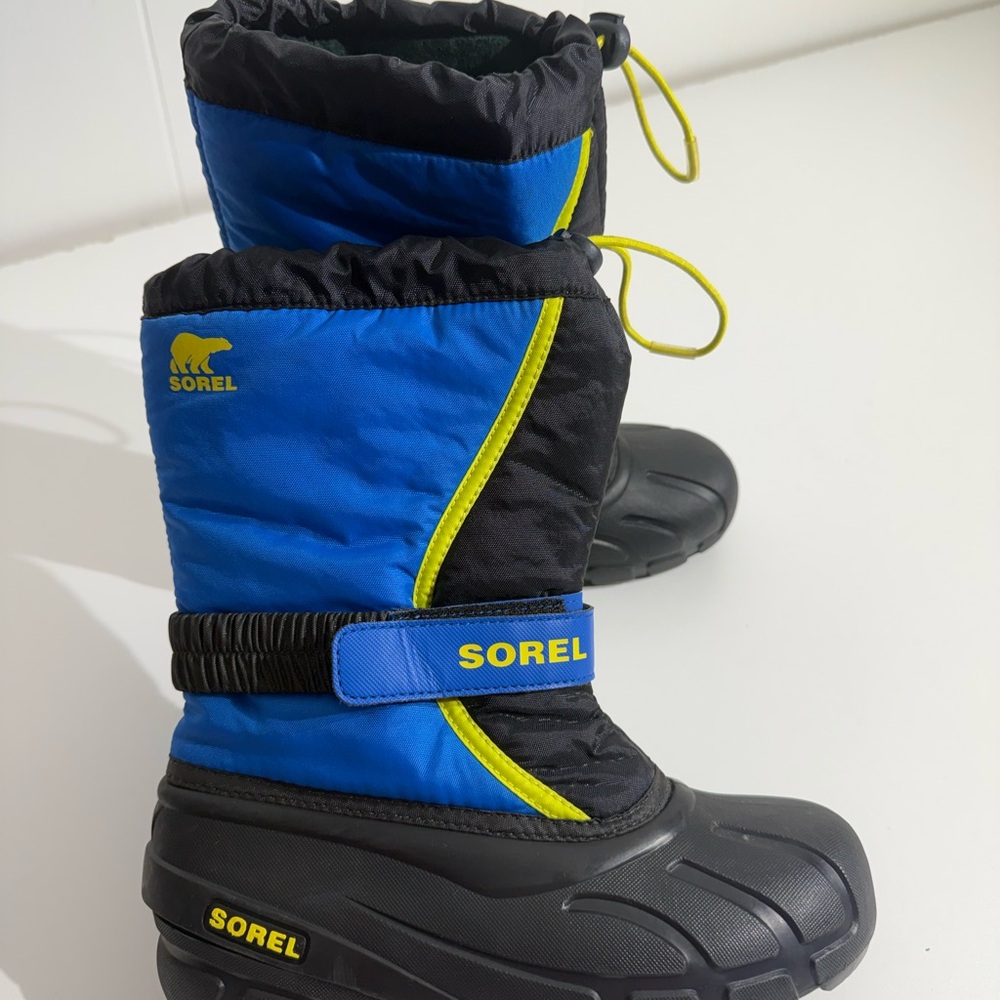 Sorel Big Kid FLURRY BOOT, Black & Super Blue Size 4
